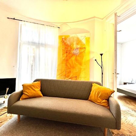 Sada Art Gallery Apartment Bukarest Eksteriør billede