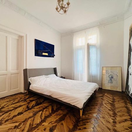 Sada Art Gallery Apartment Bukarest Eksteriør billede