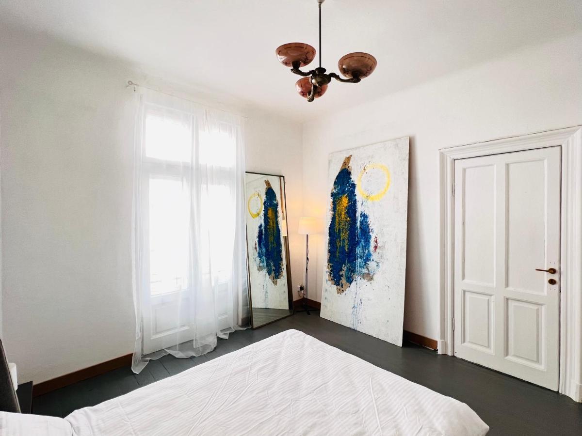 Sada Art Gallery Apartment Bukarest Eksteriør billede