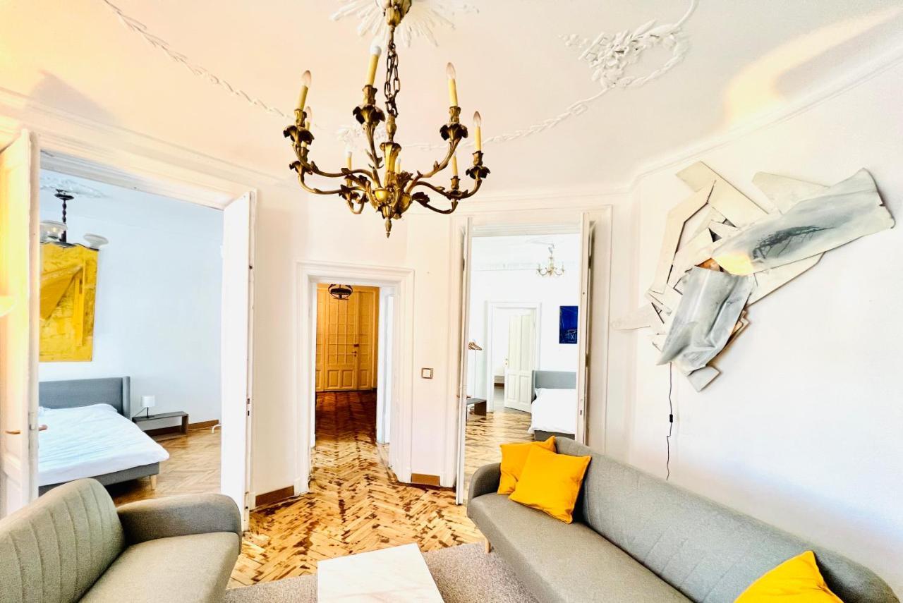 Sada Art Gallery Apartment Bukarest Eksteriør billede