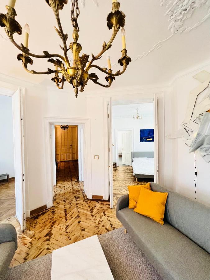 Sada Art Gallery Apartment Bukarest Eksteriør billede