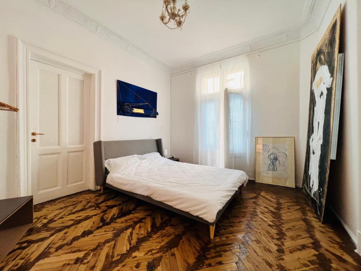 Sada Art Gallery Apartment Bukarest Eksteriør billede
